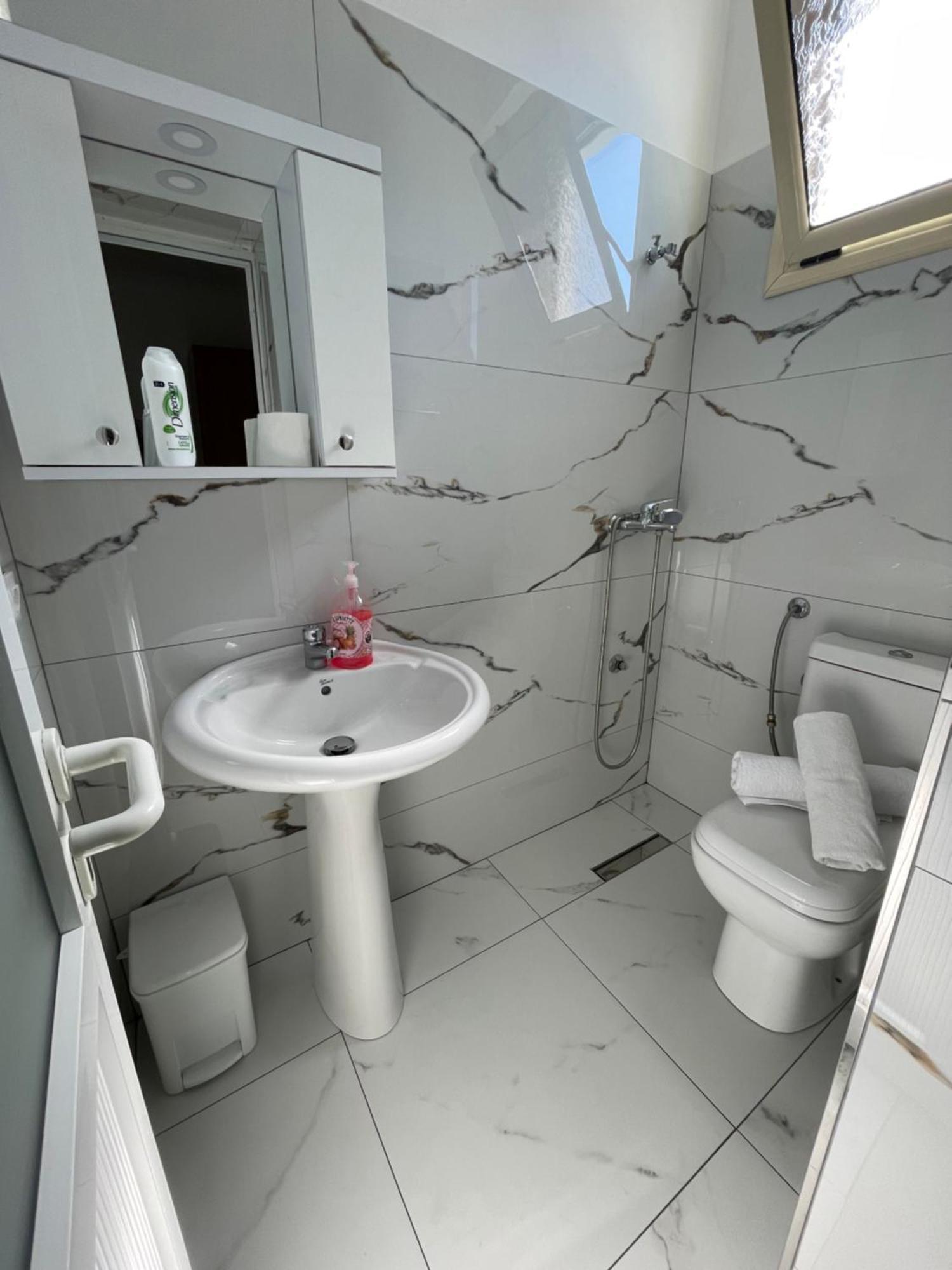 Kristeo Apartment Vlore Exterior photo