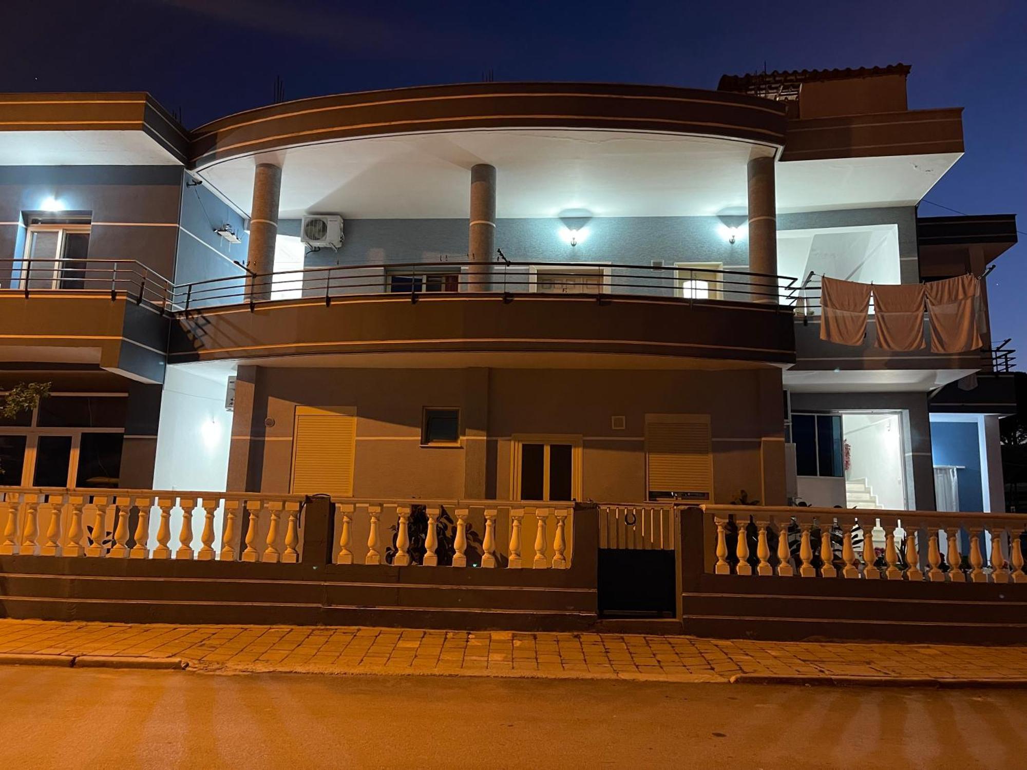 Kristeo Apartment Vlore Exterior photo